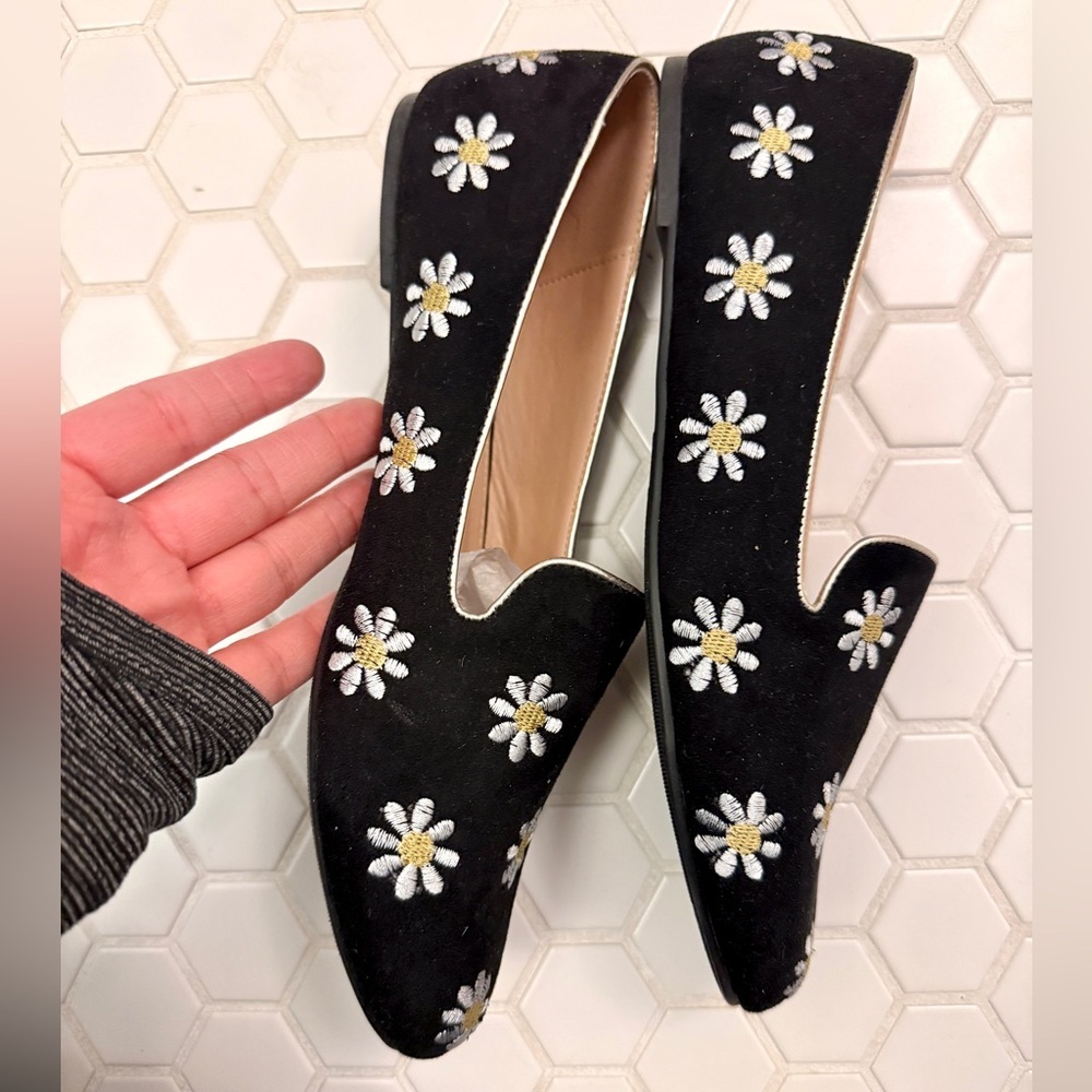 C. Wonder Black Daisy Loafers 7.5 NIB - Picture 3 of 7